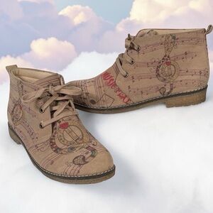 Goby Dogo musical boots Vegan Size 10.5